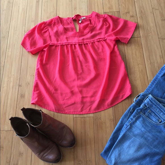 Tops - 🌟3 for $15 Sale!🌟 Coral Pink Top